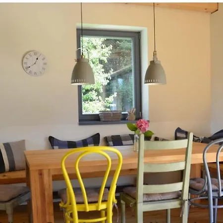 Na Brehu Svratky Villa *
